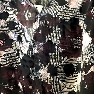 Women top, size small